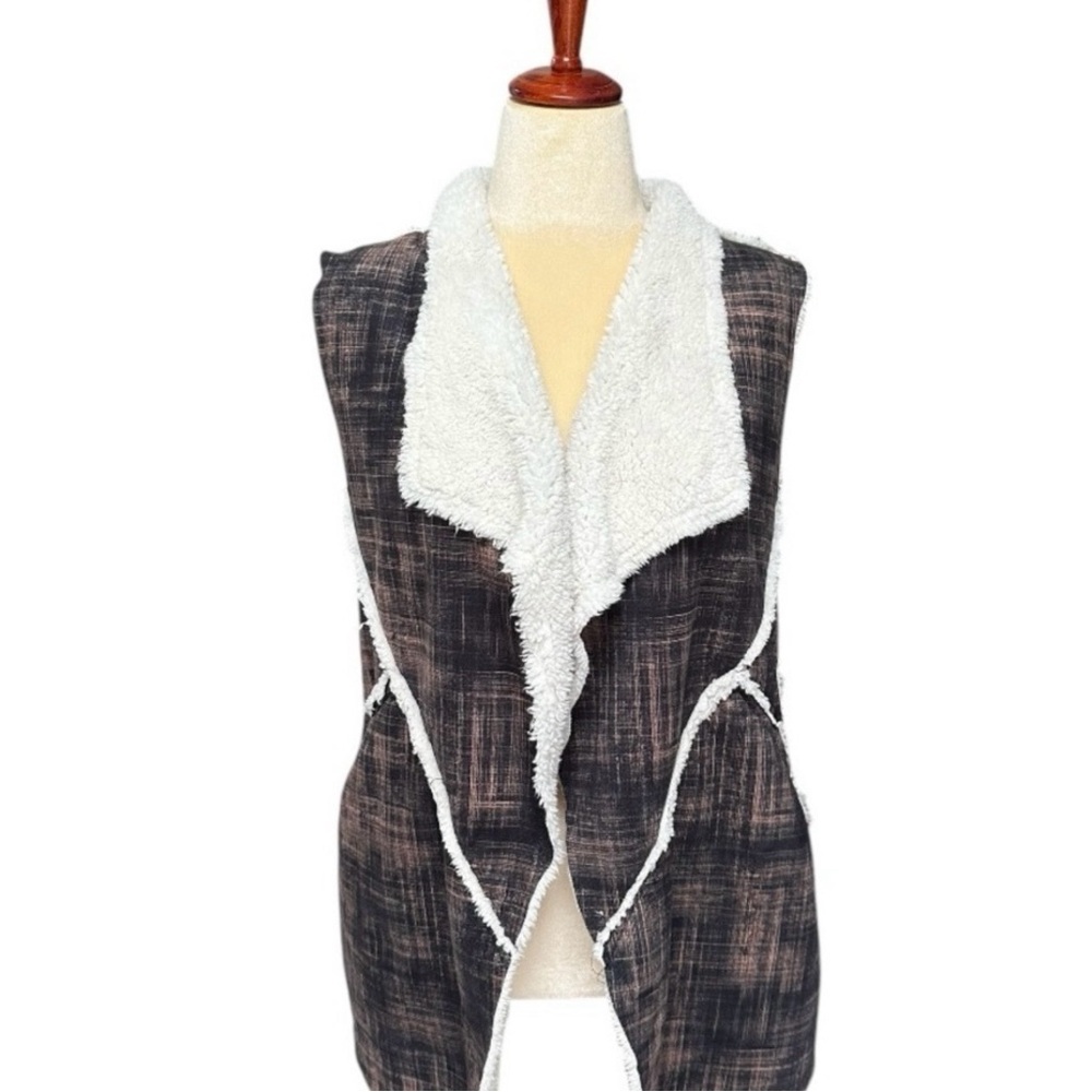 LulaRoe Marlow Sherpa Vest NWOT Size Medium Brown Black Plaid Cozy Fall Winter